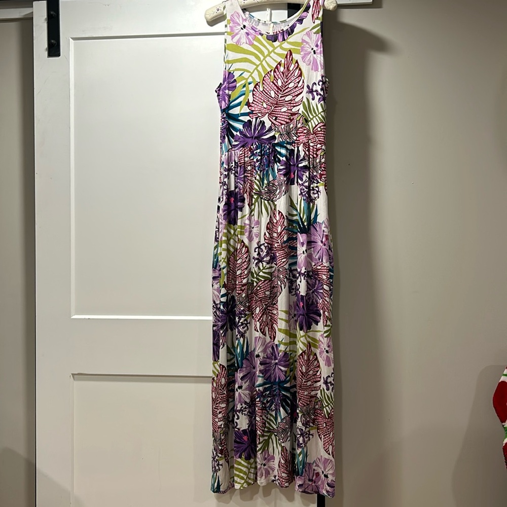 BNWOT Paolino floral maxi dress size lar w pockets very soft